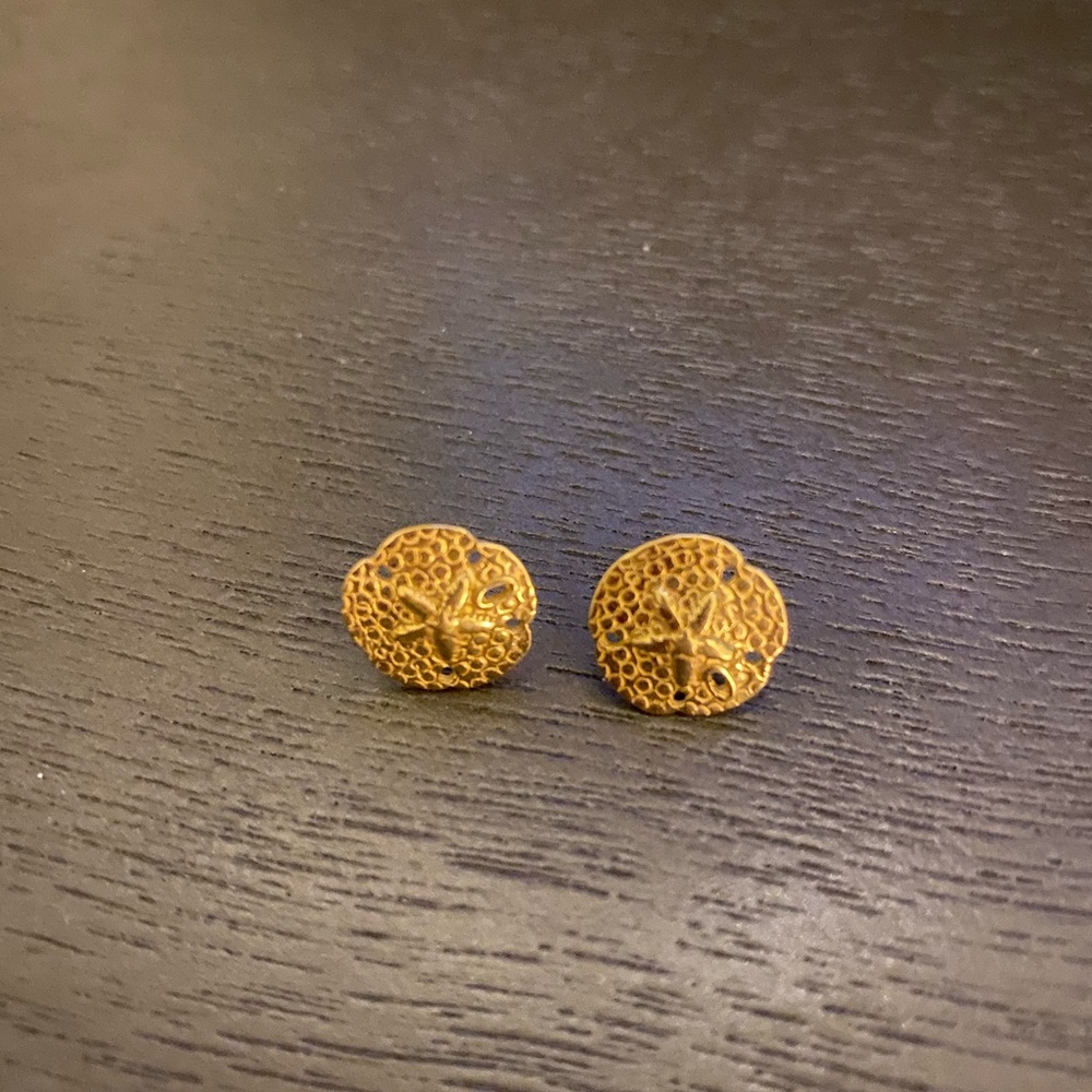 14K Gold Sand dollar studs.